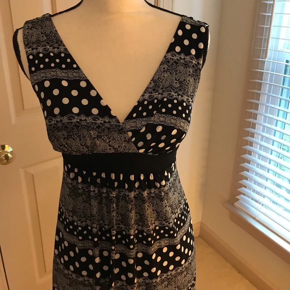 Sweet storm black & white summer dress. Size M. - Picture 2 of 7